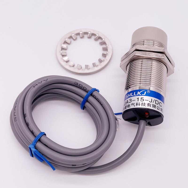 上海柳凌电气 接近开关 LJ30A3-15-J/DC 直流24V 五线 货梯感应器