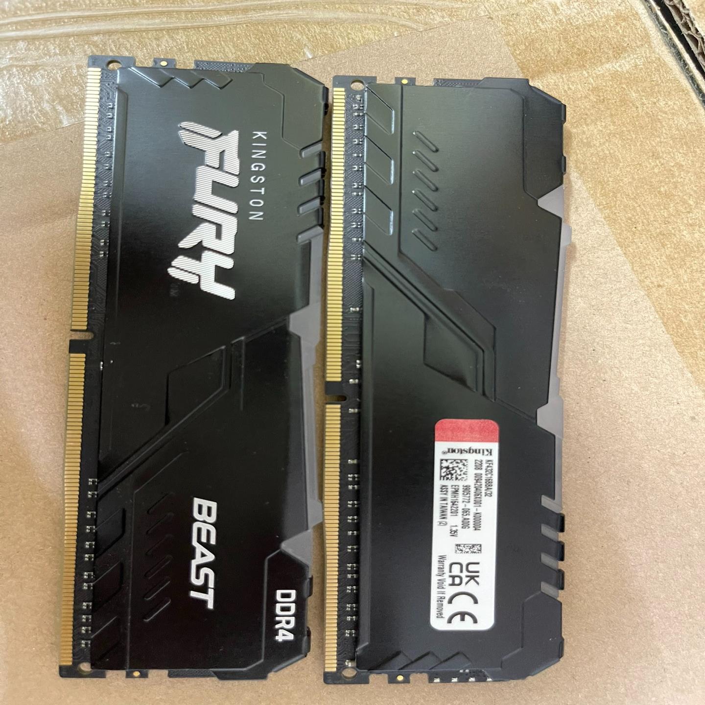 （）金士顿 DDR4 32G 3200灯条       标价为单