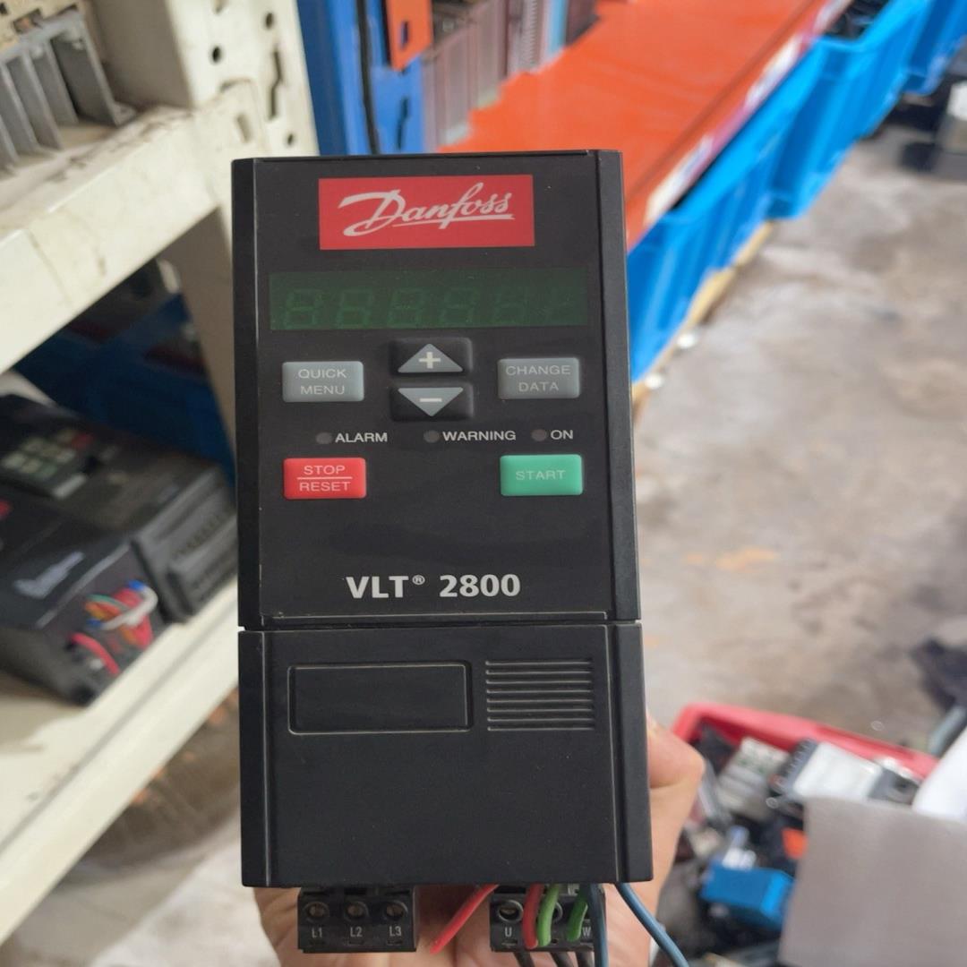 丹佛斯变频器1.5千瓦VLT2815PT4B20STR0