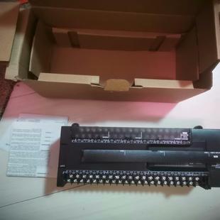 全新原 A快递了 PLC模块CP1E E60SDR