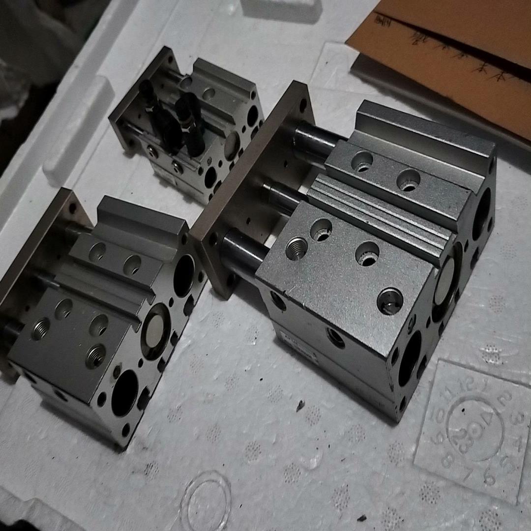 AirTac/亚德客气缸TCL12X20S///TCM20X