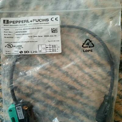 全新原装倍加福光电OBT350-R100-2EP1-IO