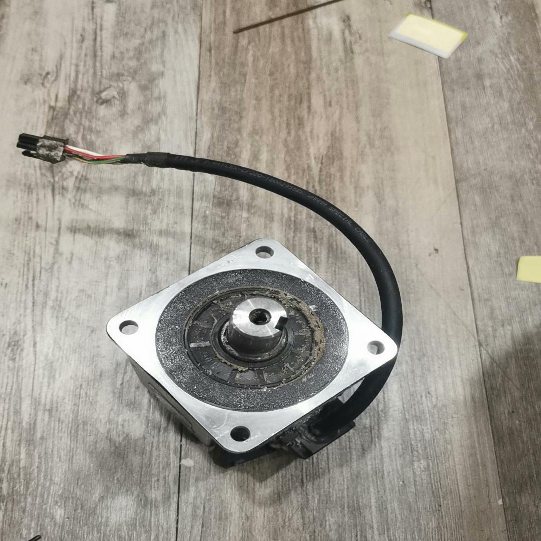 ECM-B3M-C20807RS1电机本体，性能完好，轴运行