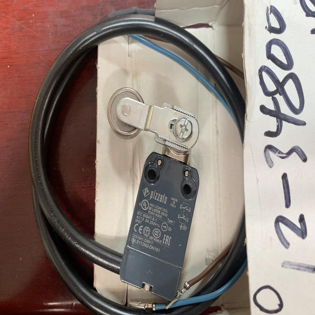 pizzato 限位开关NA B112KG-DN1S1全新原