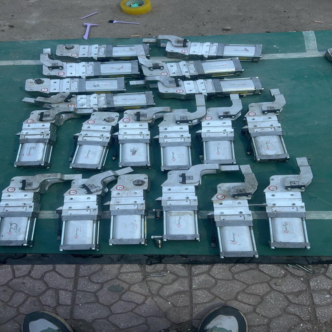 [德峰]迪斯泰克夹臂，82M-3E030063K8AMR25-135