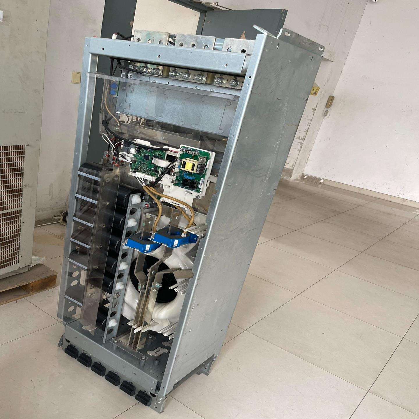 ACS800-04-0400-3P901 变频器40