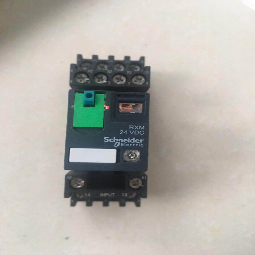 小型中间继电器座 RXZE2M114 4开4闭 10A
