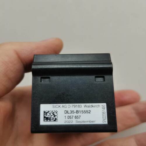 DL35-B15552距离传感器 德国SICK施克，测试过9