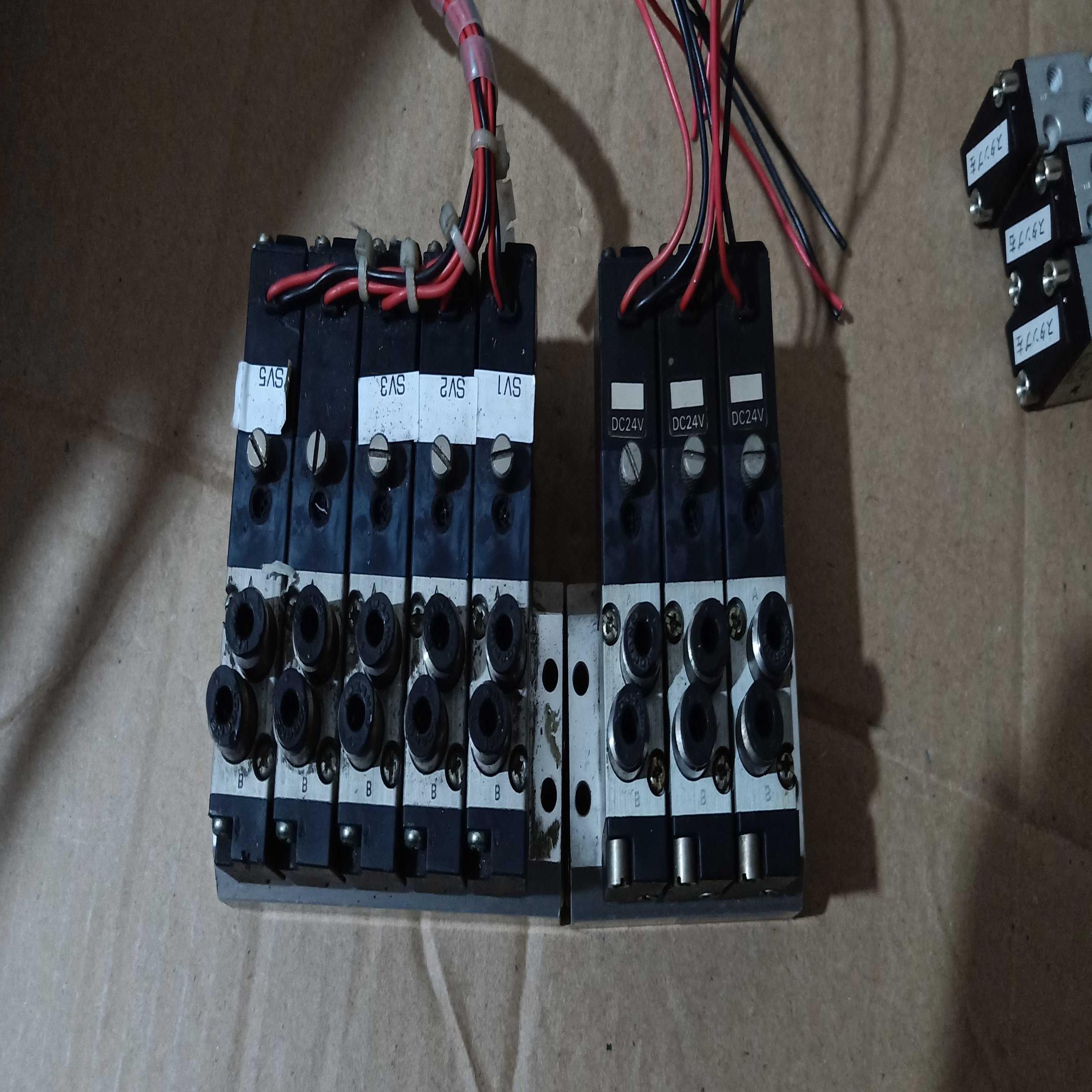 小金井KOGANEI 电磁阀110-4E1-J42-83议价