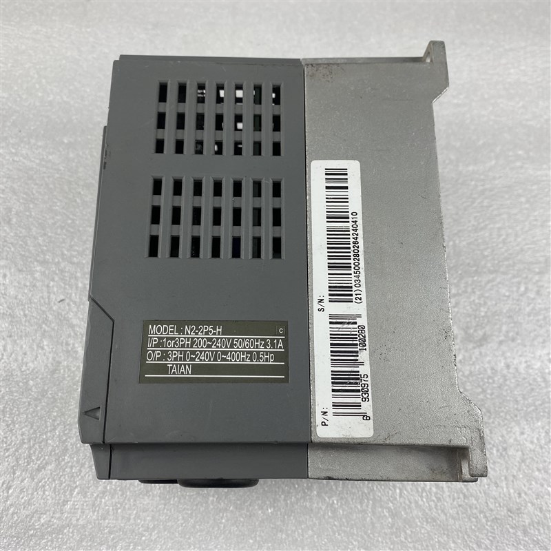 台安N2变频器N2-2P5/2P2-H/M 0.4KW 220V N2-201-H 0.75KW 现货