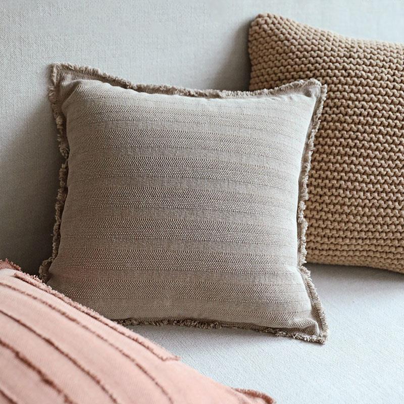 弋采现代简约侘寂夏季毛边棉麻亚麻沙发床上装饰靠垫方枕抱枕腰枕