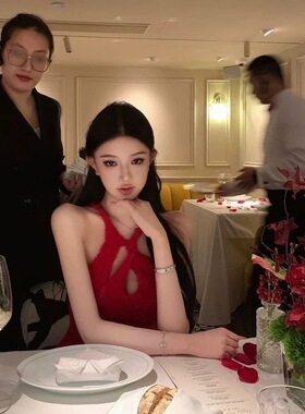 JAYKY YANG【费洛蒙氛围】镂空扭结吊带背心女设计感修身显瘦上衣