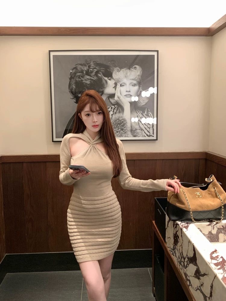 M900长袖连衣裙女小个子2025新款今年爆款春秋气质性感裙子包臀裙