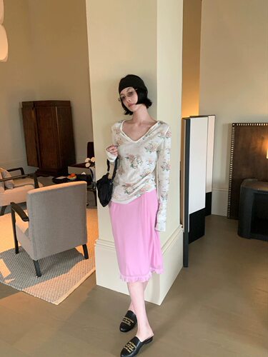 Mona张绮贤 【3.16/10:00AM 新品上新】亨利领提花印花莫奈花园T