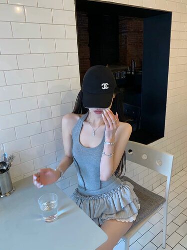 021ope 私服韩女灰色挂脖修身蛋糕裙性感辣妹收腰无袖短款连衣裙