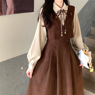 春夏学生连衣裙套装裙秋冬新款大码女装长袖新年红色灯芯绒背带裙
