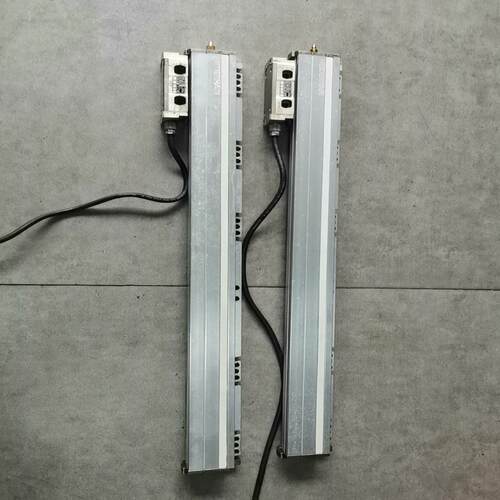 海德汉光栅尺LS187C  ML440mm两条，成色如图