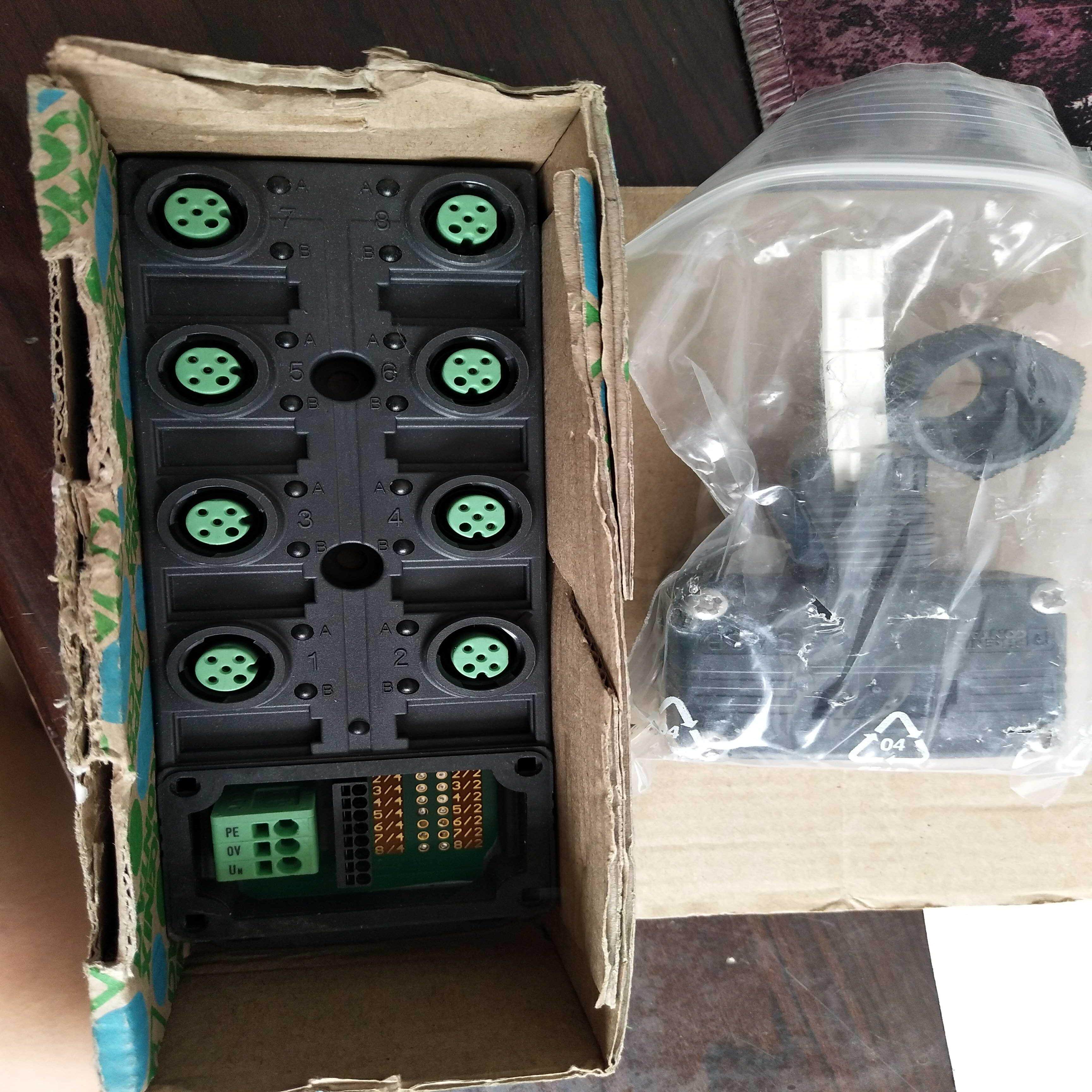 未使用 连接器工程剩下 SACB-8/8-L-SC SCO P 1453025