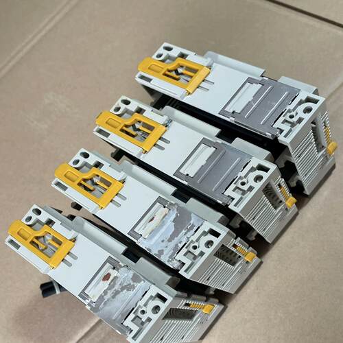 CQM1-DA022 4只 有断了卡扣 如议价