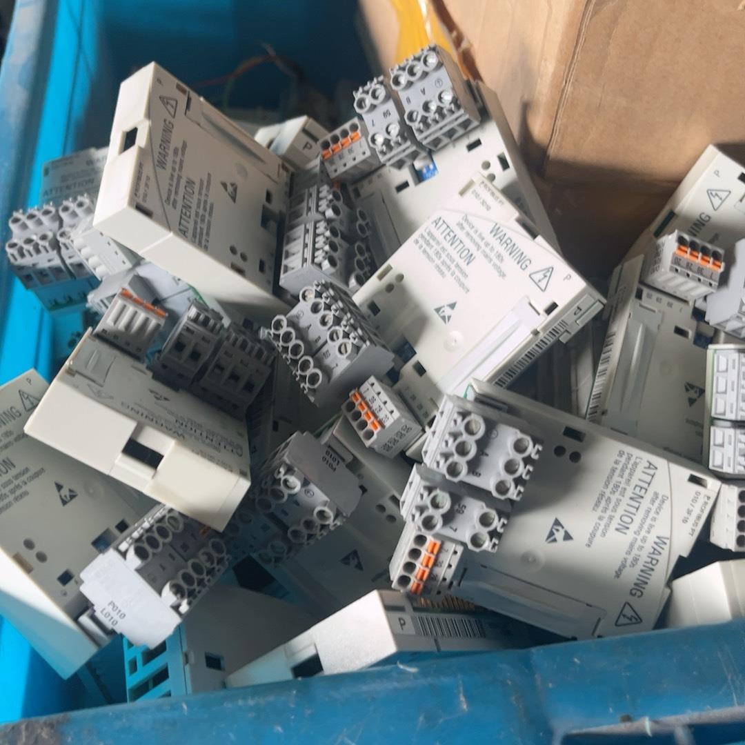 伦茨E82ZAFPC010 伦茨8200系列变频器IO模块板