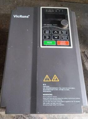 沃森变频器VD300，3.7/5.5kw成色如图功能完好