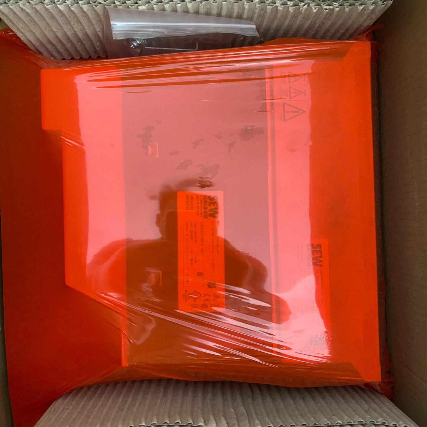 德国SEW变频器MDX61B0022-5A3-4-0T