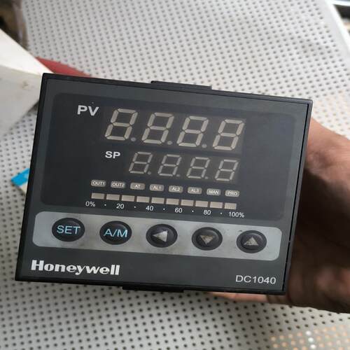 DC1040CR-111000-E霍尼韦尔温度控器型号有点多