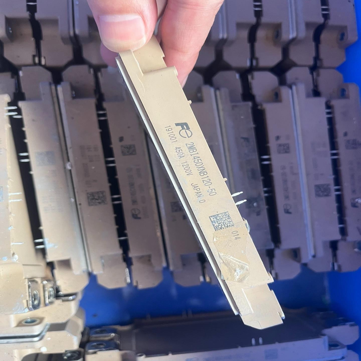 [德峰]2MBI450XNB120-50。可代替2MBI450VX1