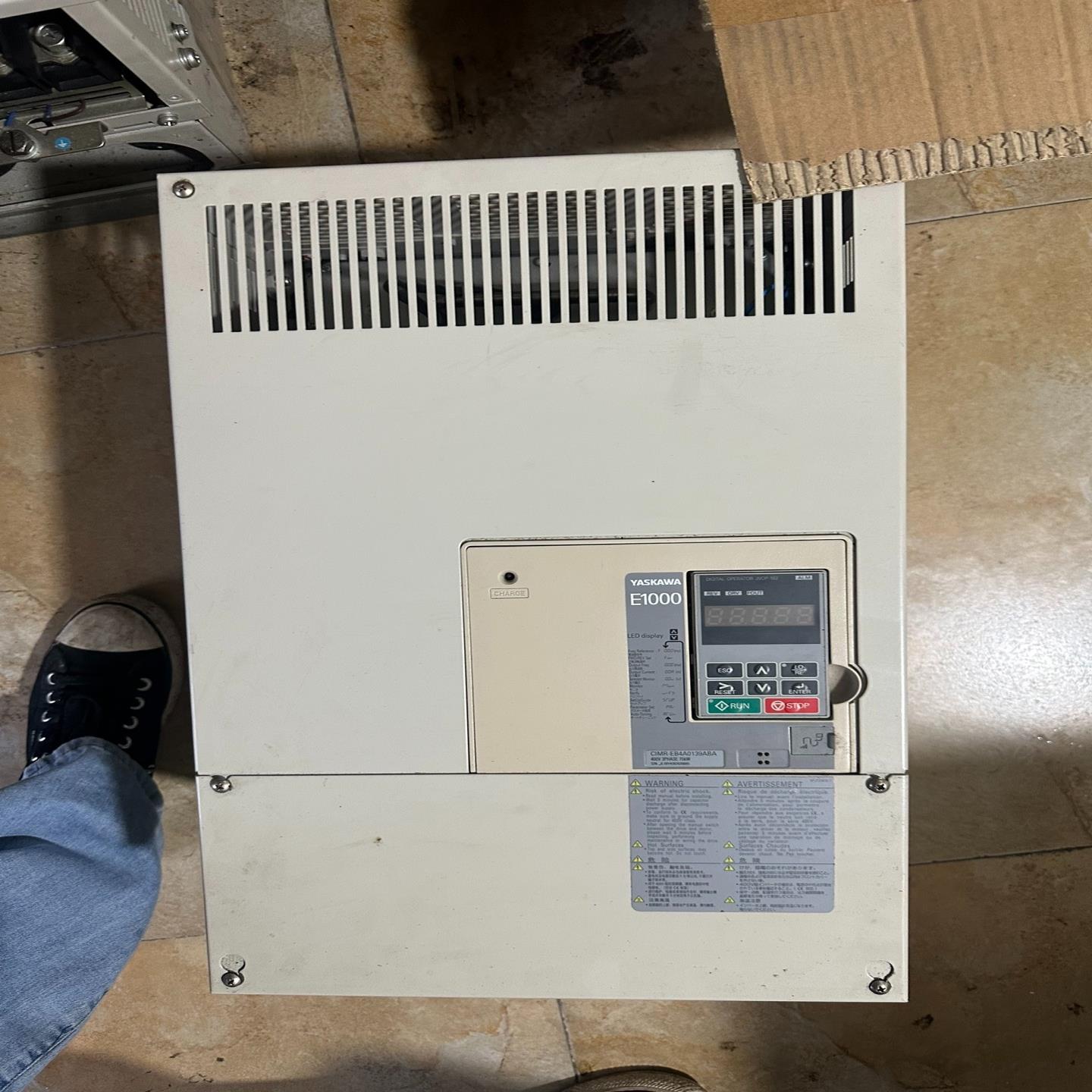 安川E1000变频器，CIMR-EB4A0139ABA，75