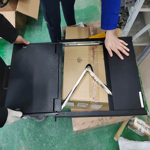 [德峰]图腾KVM切换器 图腾机柜PDU-KVM1708 17寸液晶