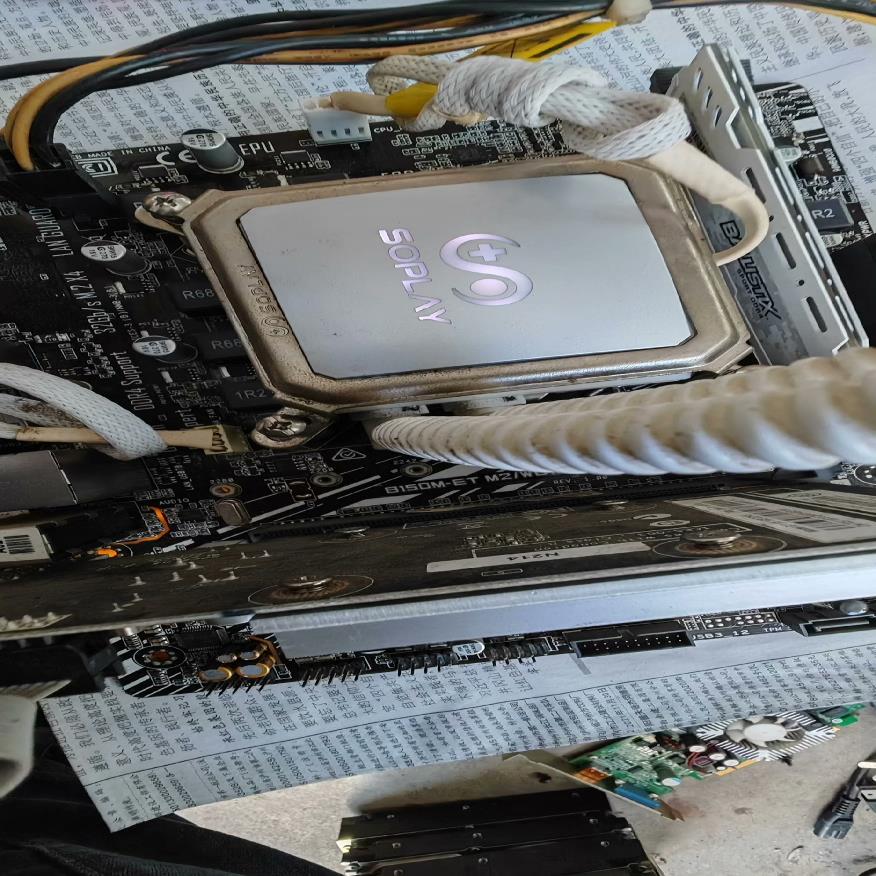 [德峰]华硕B150M-ET+i7-6700 8G内存条 水冷。