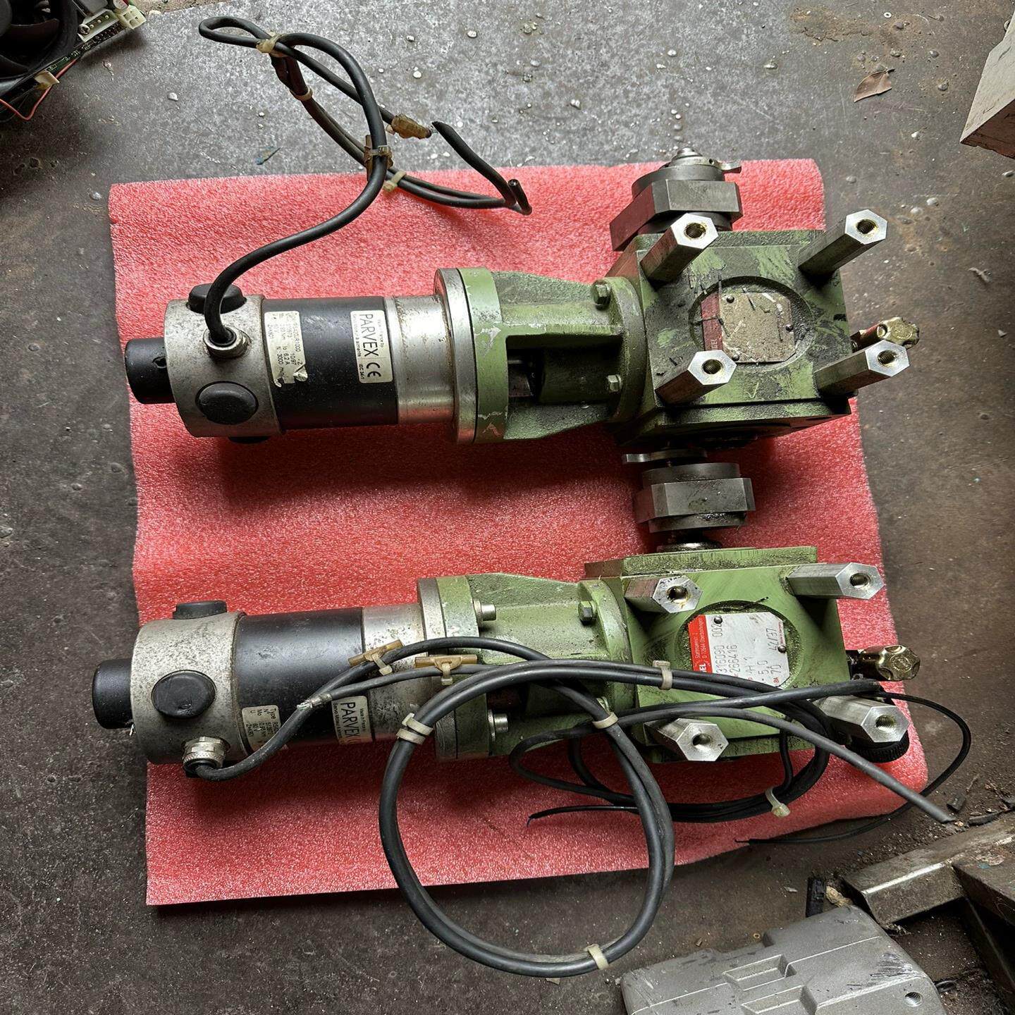 PARVEX电机RS420JR1000  成色如图