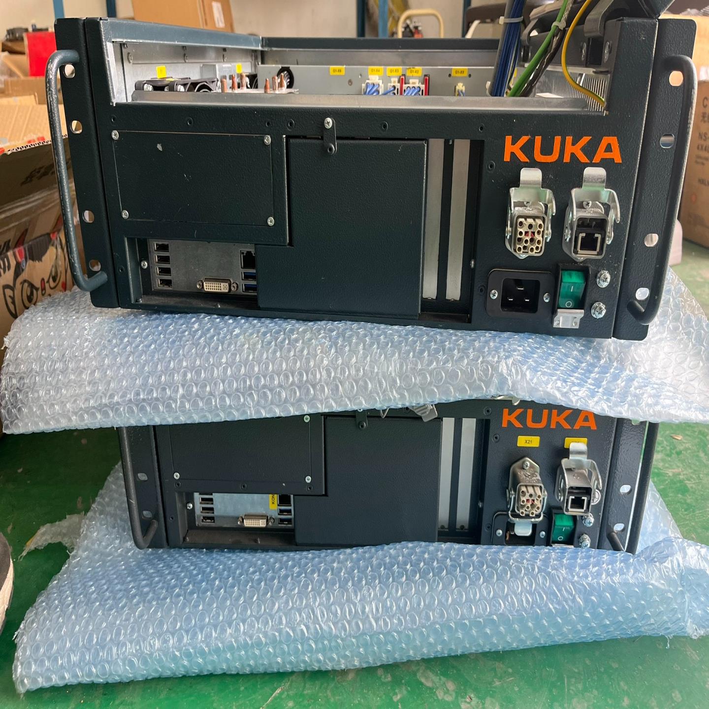 kuka compact紧凑柜上层，出！