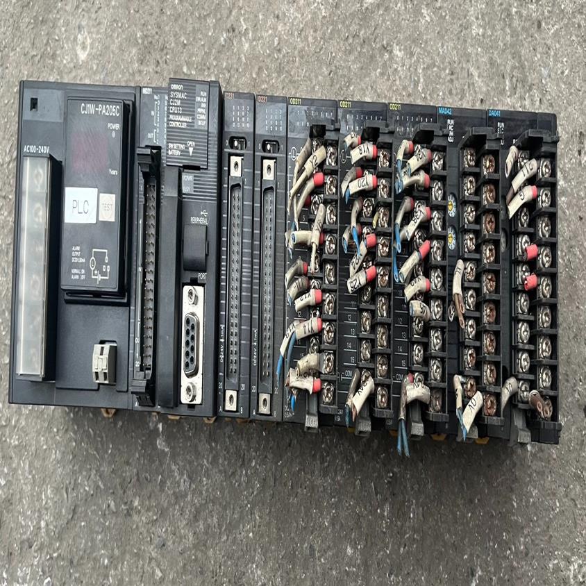 CJ2M-CPU13，CJ1W-MD211，CJ1W