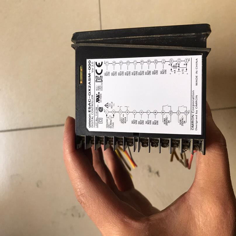 温控表 E5AC-QX2ASM-000漂亮质量保证新款