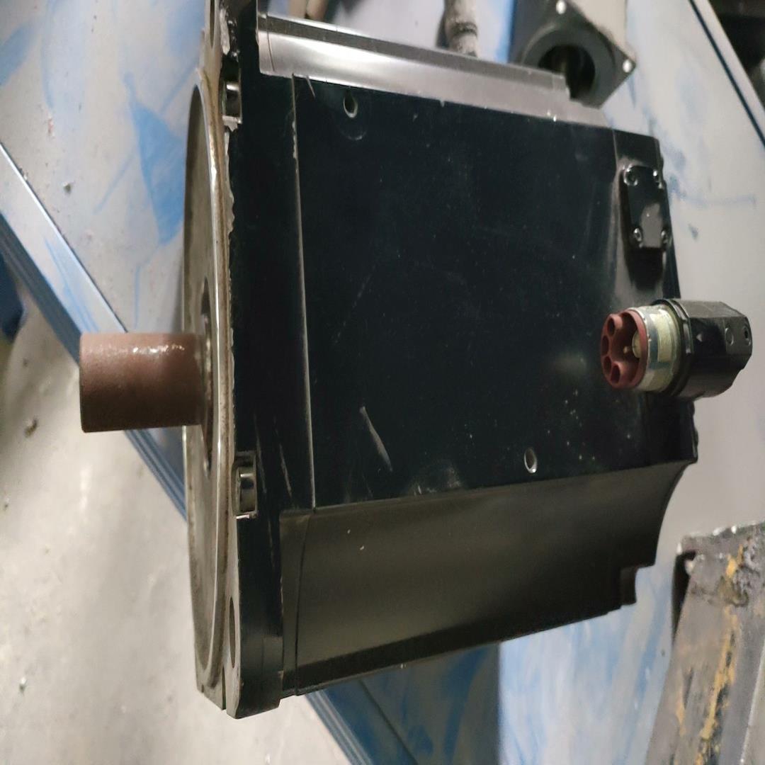 贝加莱电机8LSA75.DA030S000-3