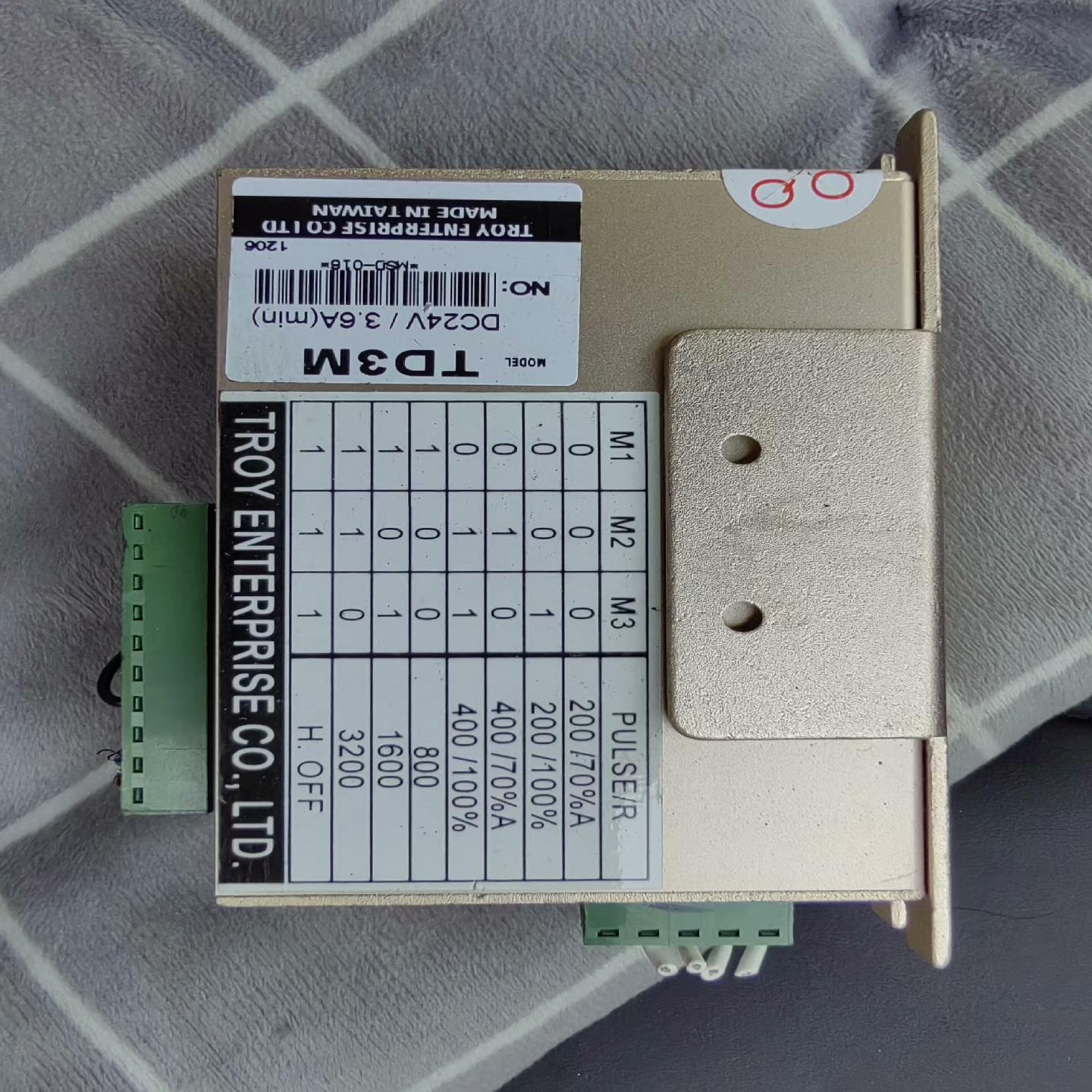 TROY步进驱动器TD3M成色如图件，有20多个。