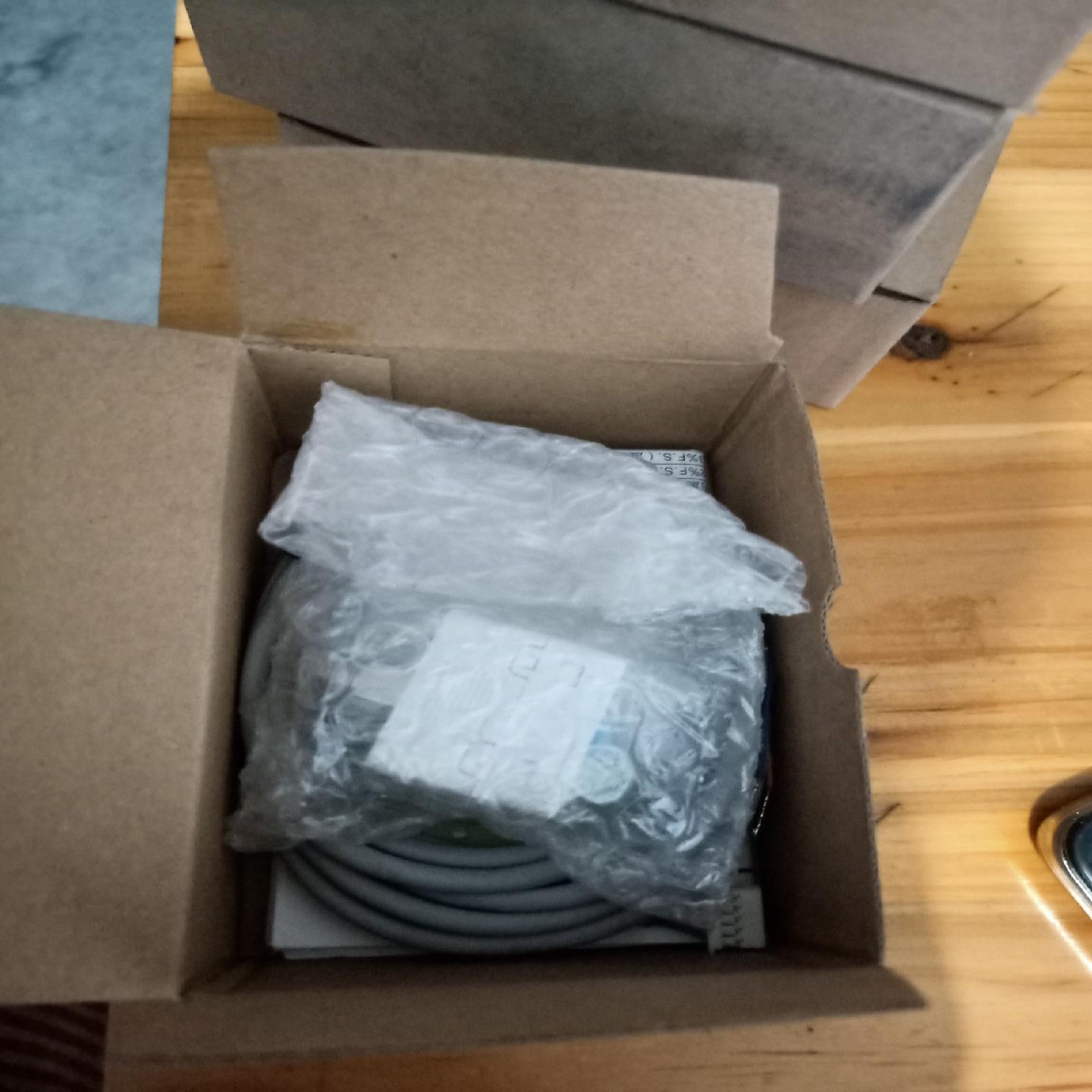 （设备配件）新库存DPS-10RN-0.1-1MPa,有4个。带包装盒。