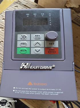 易驱M1NL—S—2S0007M，0.75KW，220伏，成