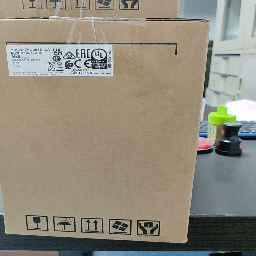 全新台达变频器VFD055E43A