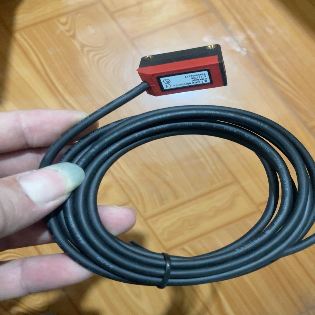 德国Leuze劳易测PRK5/4P 带偏振光片镜反射型光电传