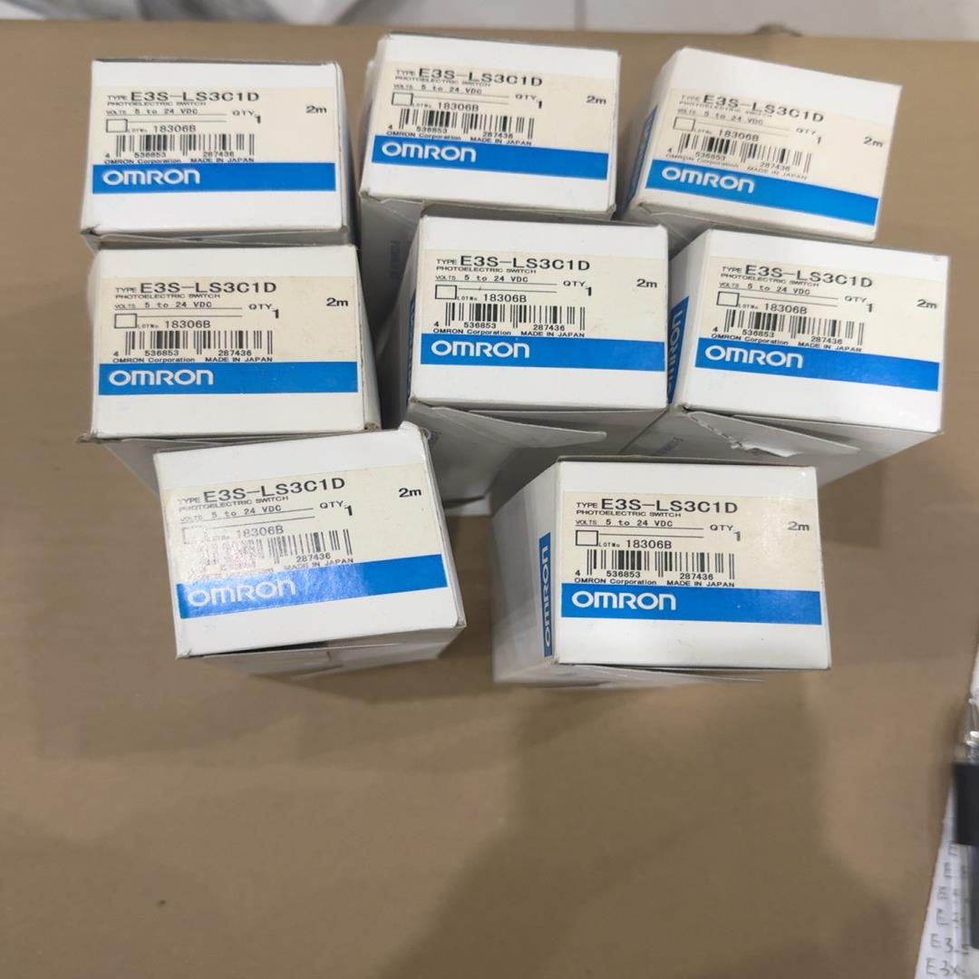 光电开关E3S-LS3C1D 共8个 960