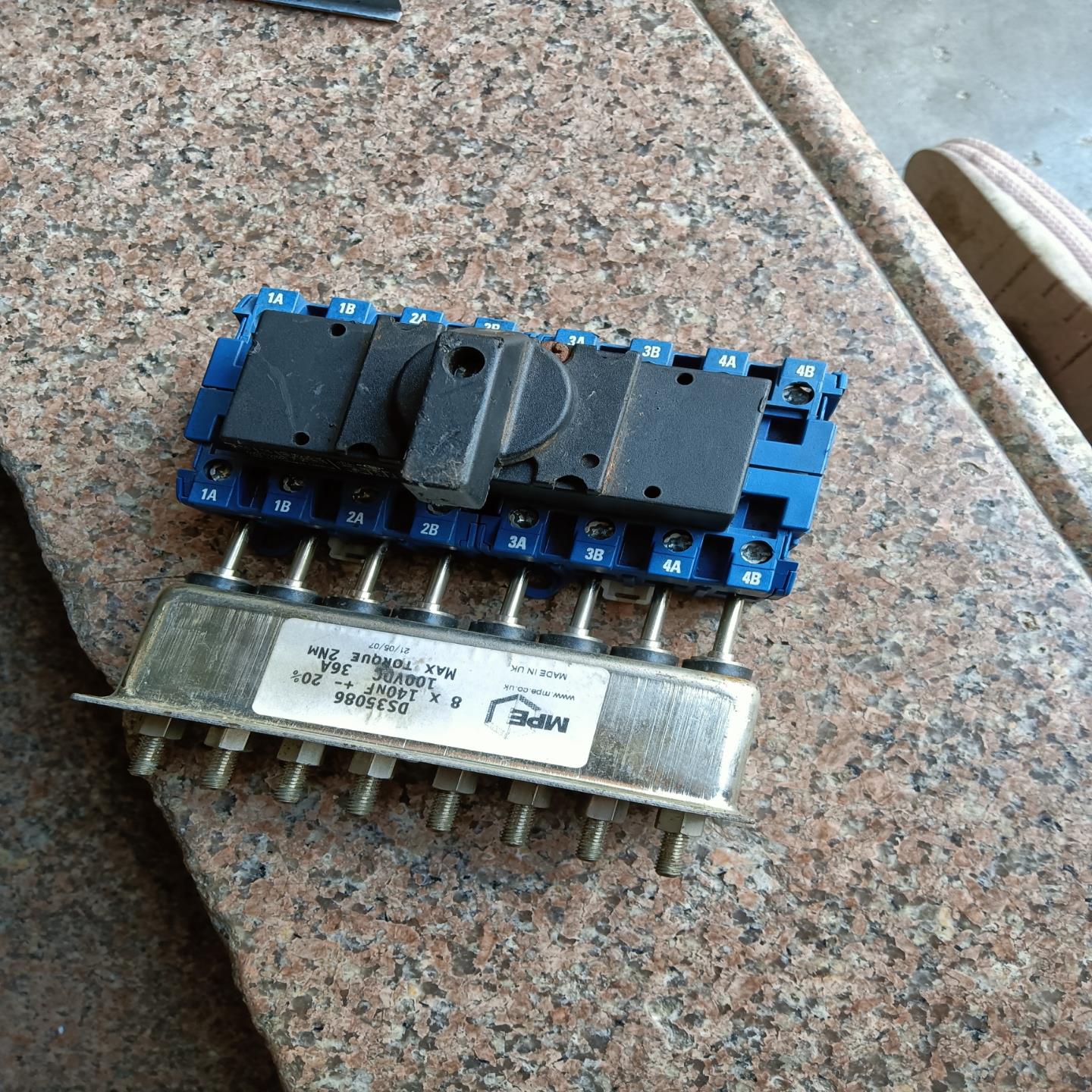 奥地利考尔斯&蓝默尔负载断路器旋转电源隔离开关KG32A，连