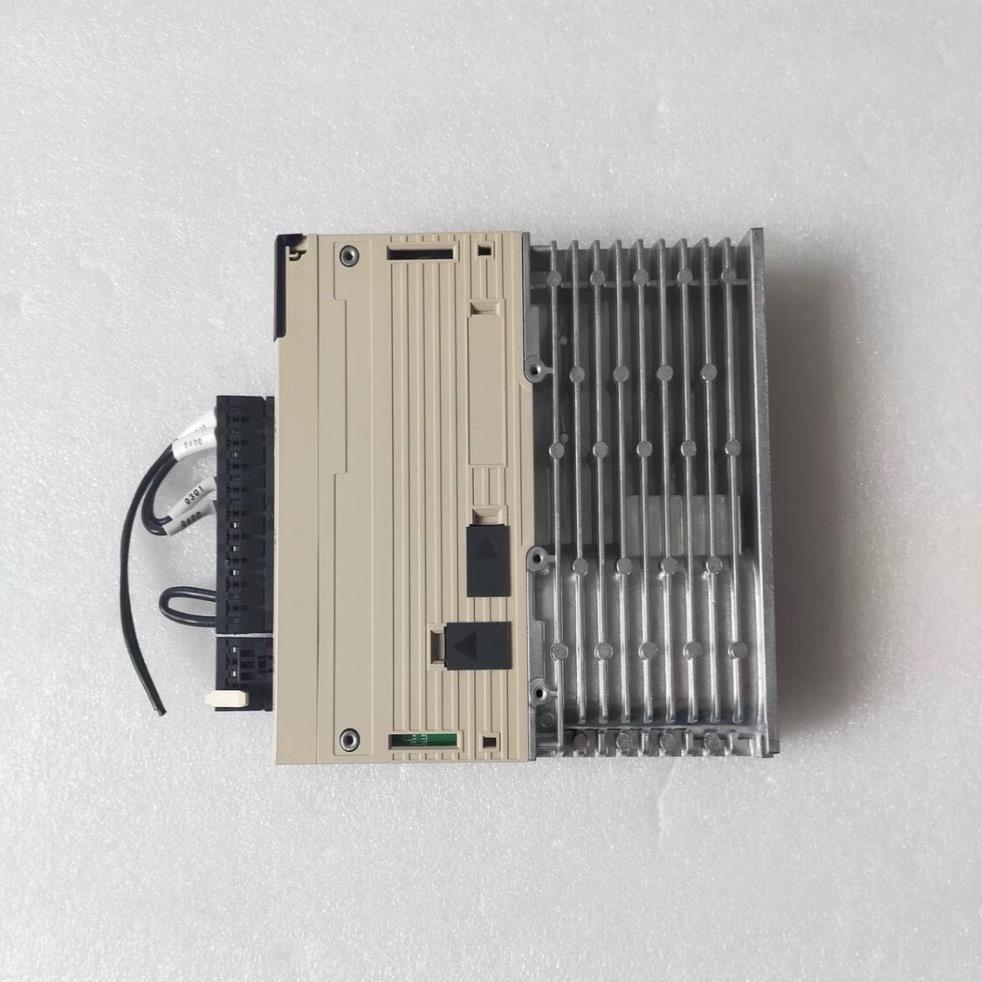 （设备配件）R8A01A002000伺服安川驱动器-2SGDV