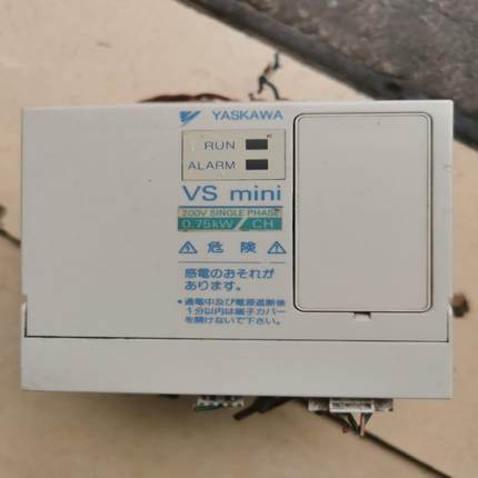 安川0.75KW变频  器   CIMR-XCHAB0P7K