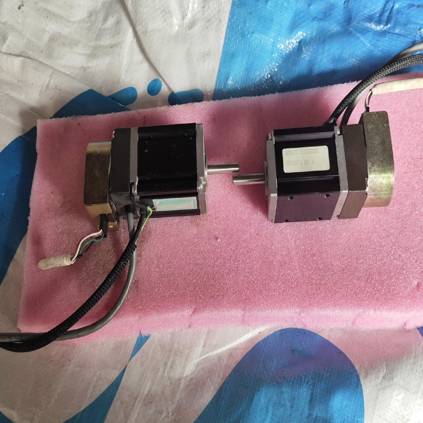 件elcom4241B680－R2单出轴伺服直流电机