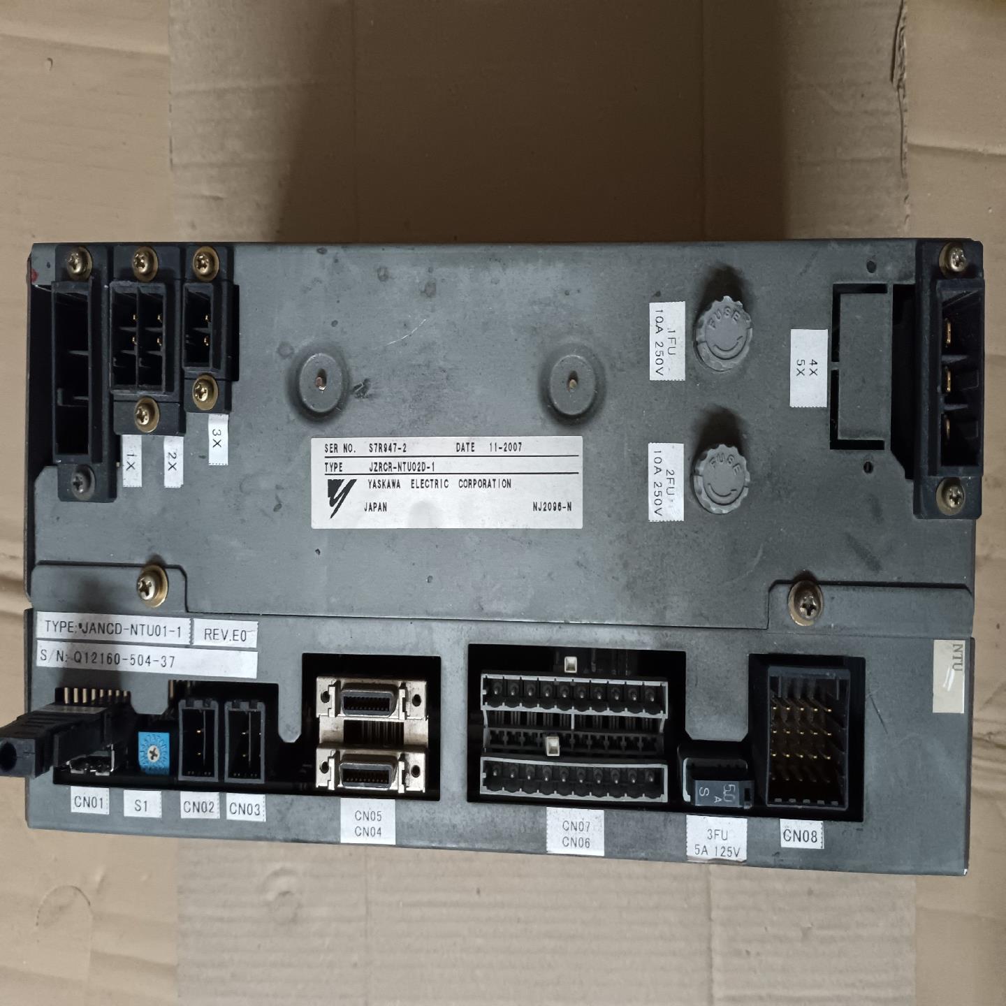 安川机器人电源单JZRCR-NTU02D-1，成色如图，