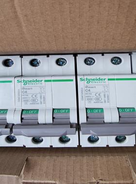 施耐德断路器OSMC32N2C4  4A  2P。保全新原装