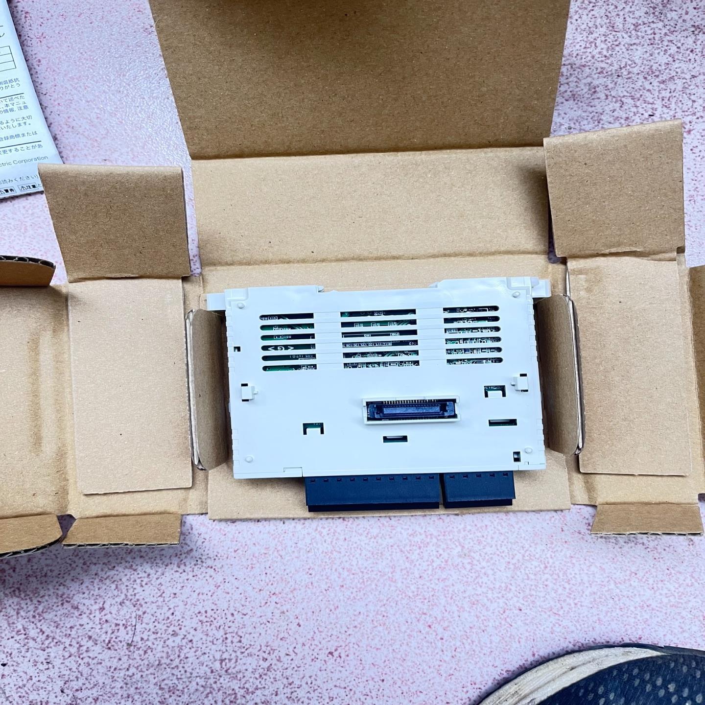 全新三菱模拟量扩展模块FX3U-4AD-PT-ADP