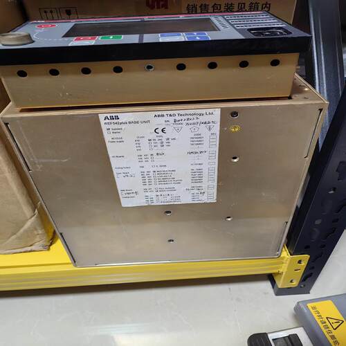 （设备配件）ABB  REF542plus人机界面控制器，通电能亮测试不